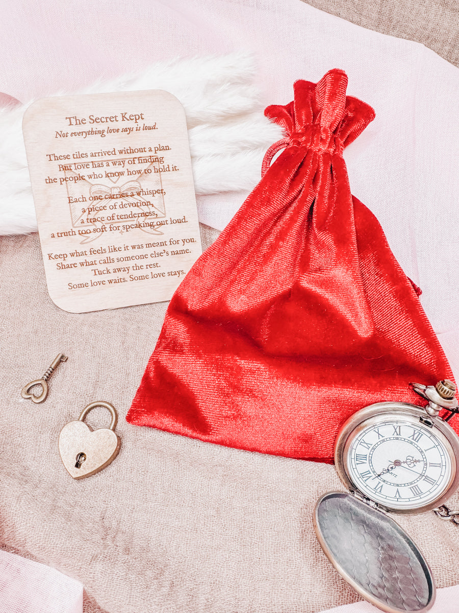 The Keepsake – 5 Mystery Romance Tiles Pocket-sized love, chosen by chance.
